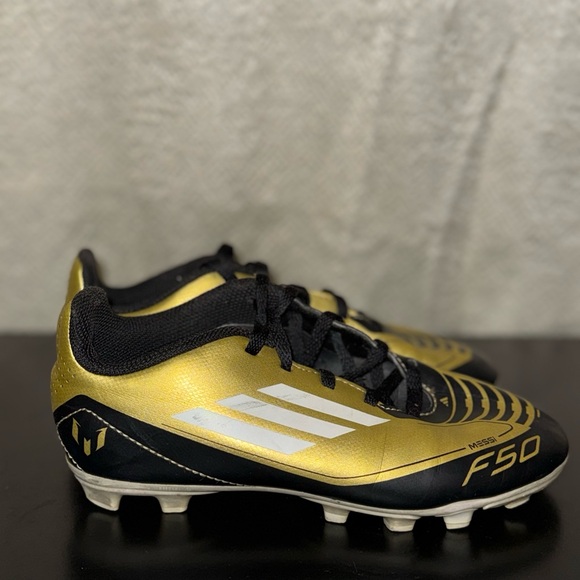 adidas Unisex-Child F50 Club Messi Flexible Ground Sneaker - Picture 1 of 7